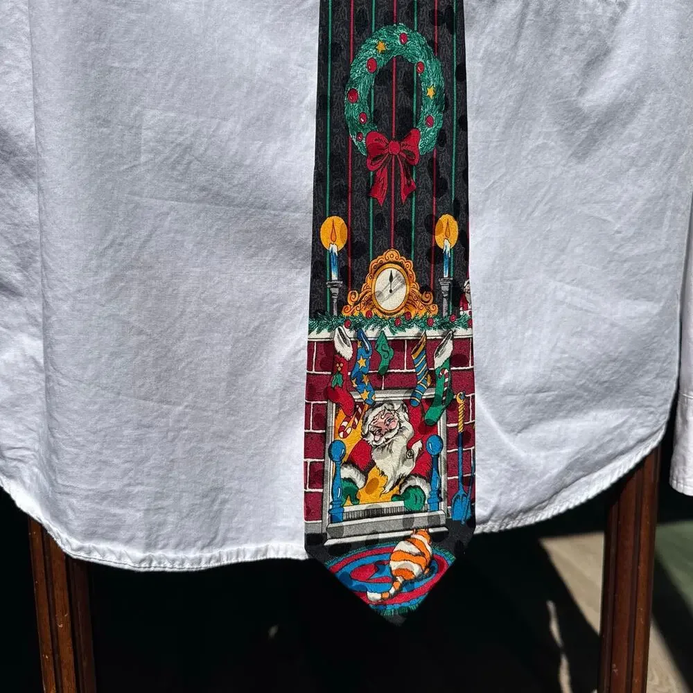 Vintage 100% Silk Christmas Tie Santa Fireplace Cat Wreath Black Korea 57”